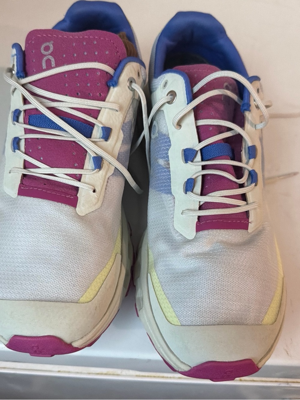 ON RUNNING Cloudtec running shoes women sz  9.5